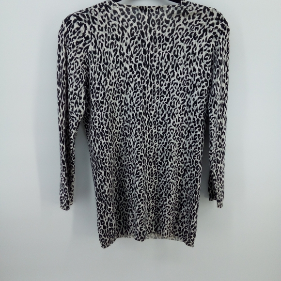 Zara Knit Snow Leopard Top Small V-Neck Ribbed Hem - Picture 9 of 9